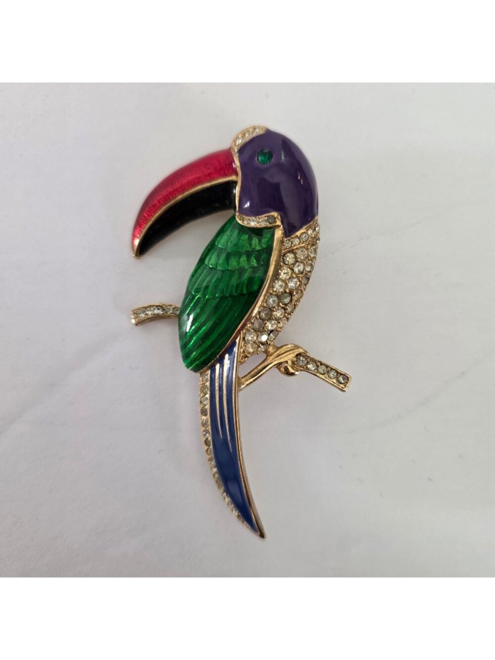 Colorful Toucan Enamel & Rhinestone Brooch Pin Gold Tone Elegant Bird Jewelry